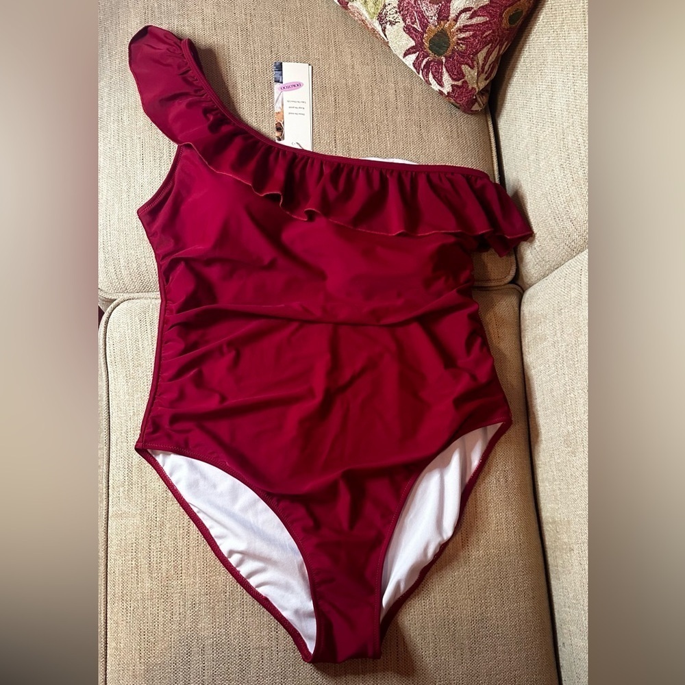 One Shoulder Ruffle One Piece Swimsuit - Picture 3 of 14